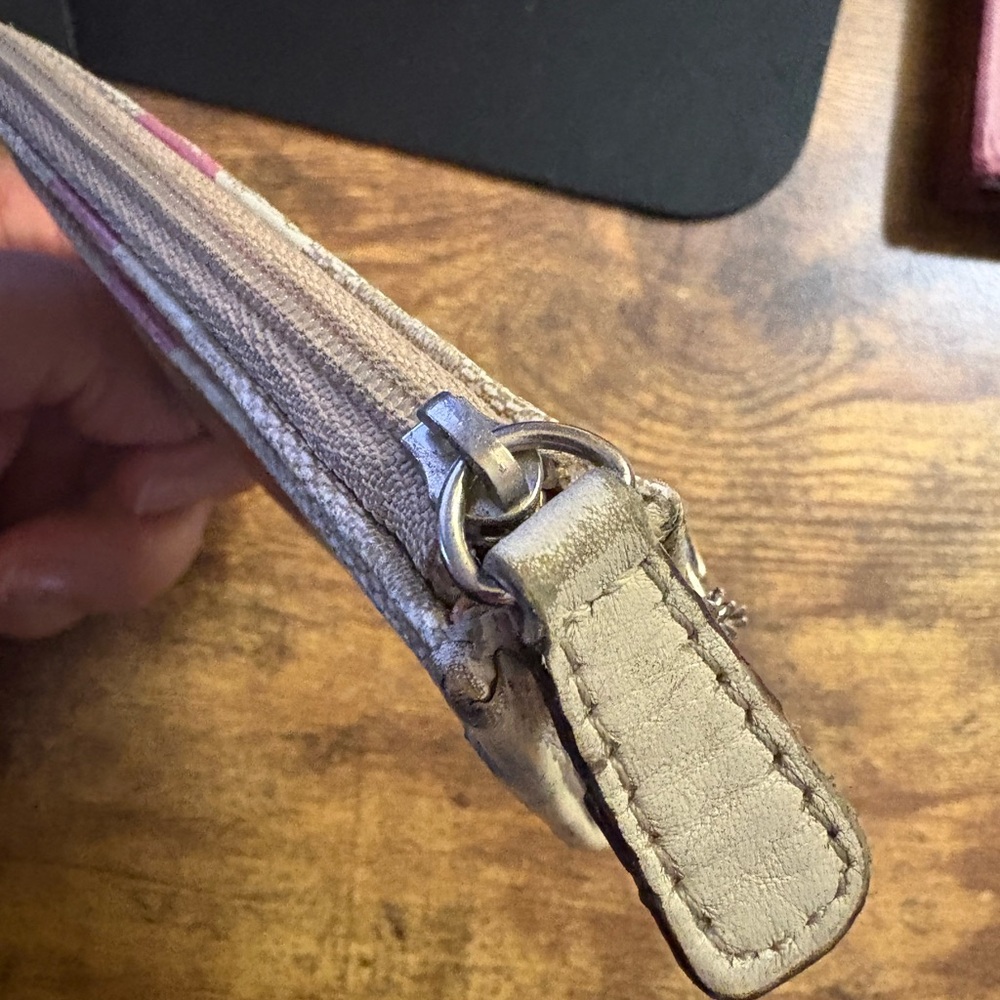 Coach Keychain Wallet 🩷 - Picture 5 of 10